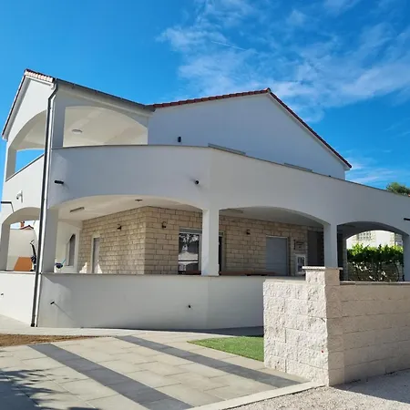 House Laguna Iii Apartman *